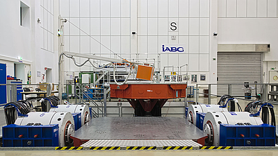 500 kN Schwingprüfanlage bei IABG in Ottobrunn